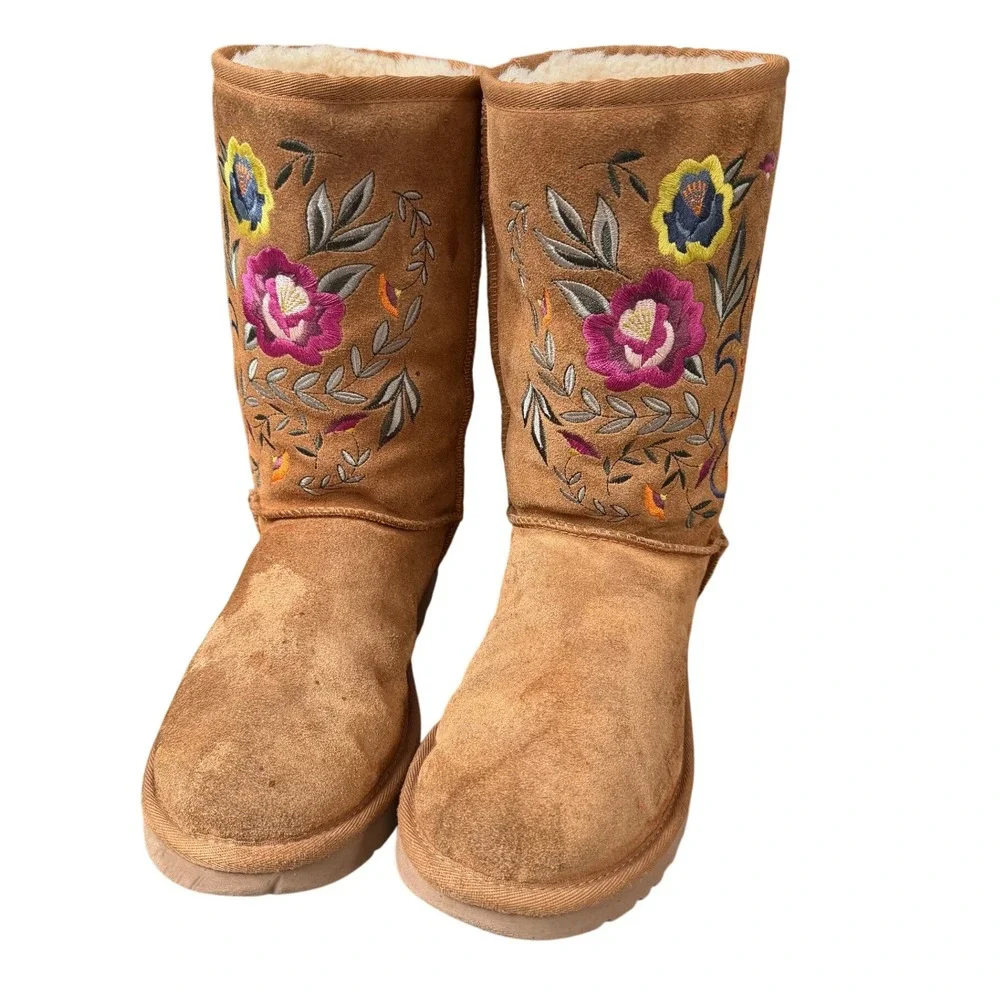 UGG Australia 1005760 Chestnut Suede Floral Embroidered Boots 8 Womens Pull On